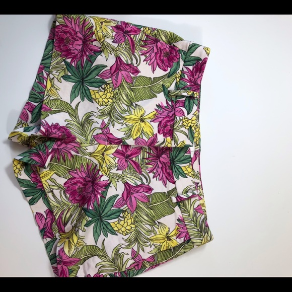 H&M floral short, size 4 - Picture 2 of 5